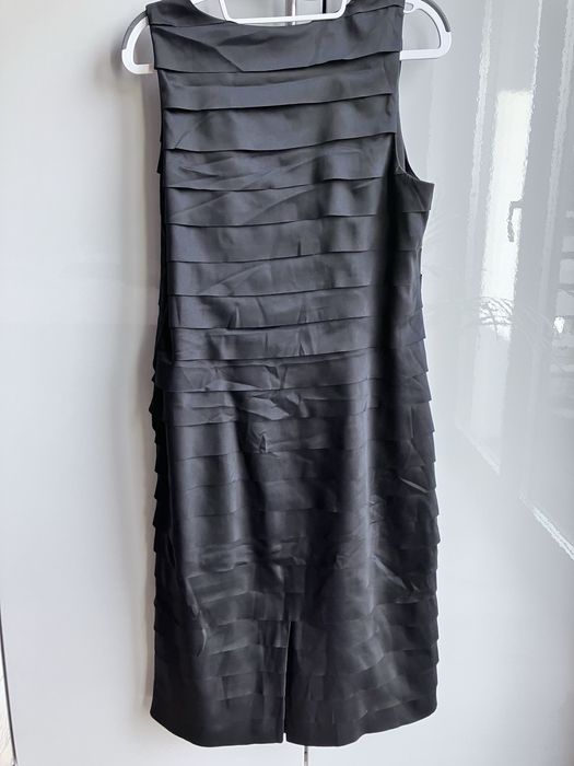 Czarna elegancka sukienka teatro 42