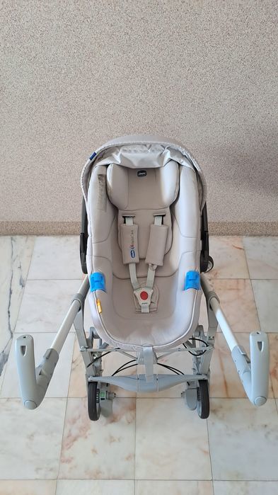 Trio Love cinzento com isofix Chicco