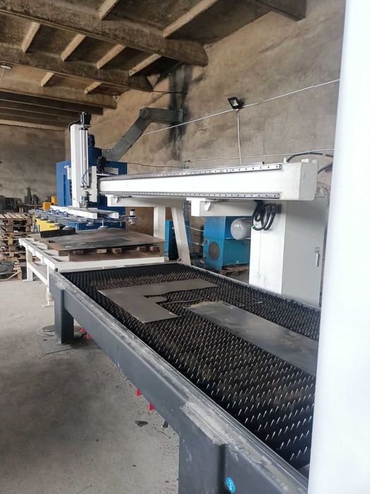 Лазерна різка листового металу, порошкове фарбування, згинання металу.