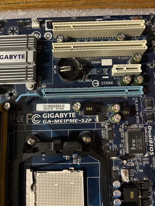 материнська плата Gigabyte GA-M61PME-S2