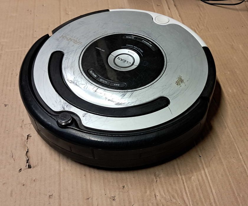 Robot sprzątający , robot odkurzacz ,  iRobot Roomba 560