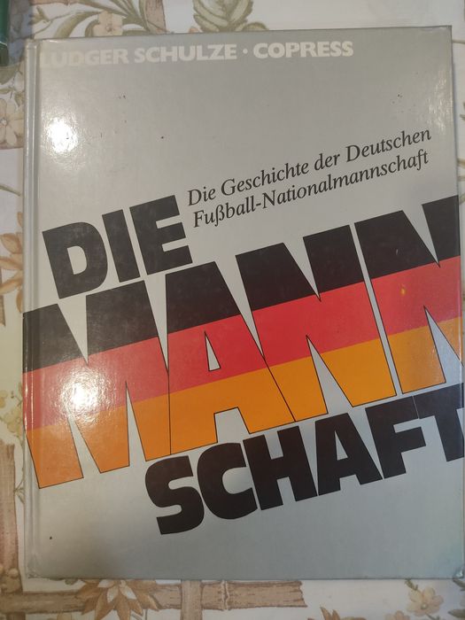 Livro sobre a seleção de futebol da Alemanha