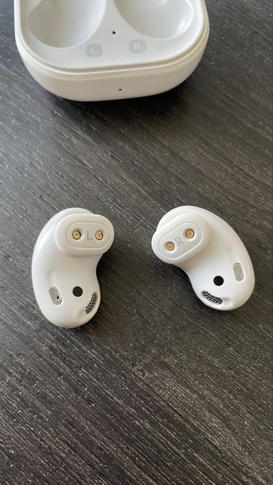 Навушники Samsung Galaxy Buds Live
