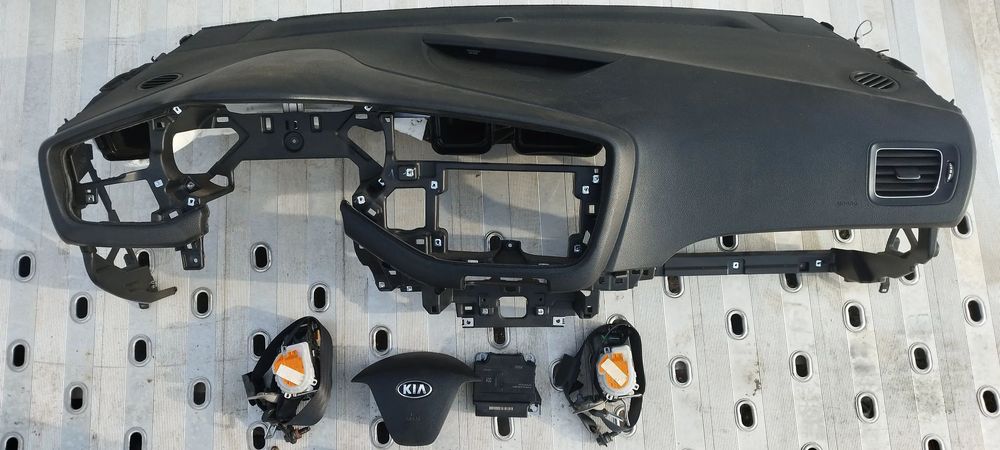 Kia cee'd II Konsola Airbag org. Kpl.