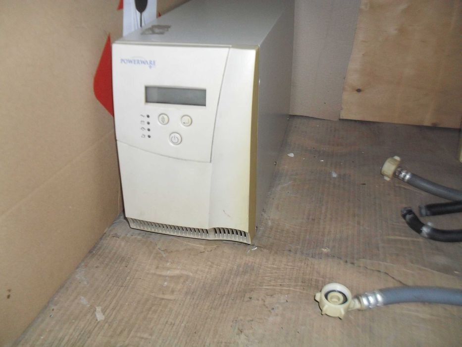 продам ИБП online Powerware 9120 700I  24 вольта под ремонт