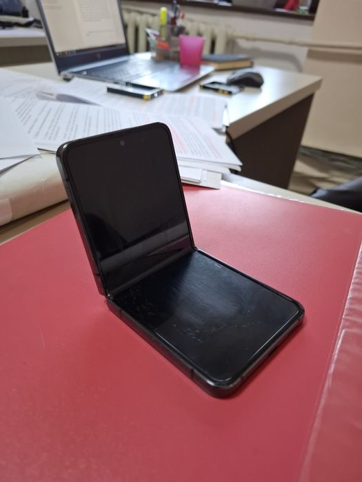 Телефон Samsung Galaxy flip z 4