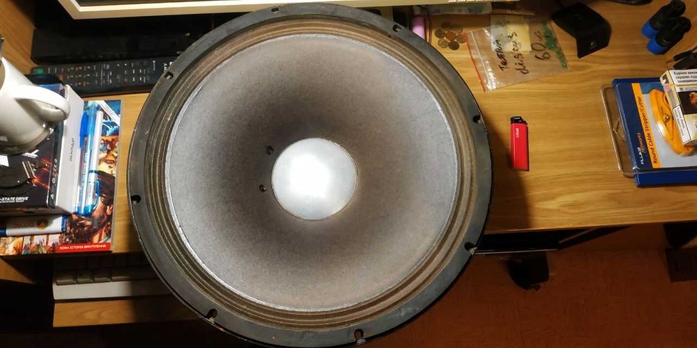 Динамики мощные TESLA 150 Вт-300 Вт 8 ом\вес 9.5кг \диаметр почти 40см