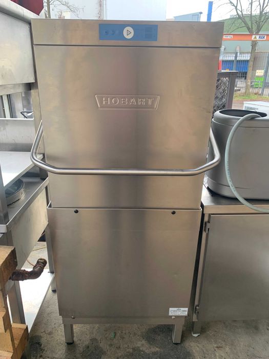 zmywarka kapturowa Hobart AM900-10N