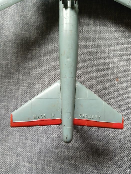 B52 stary model firmy Siku