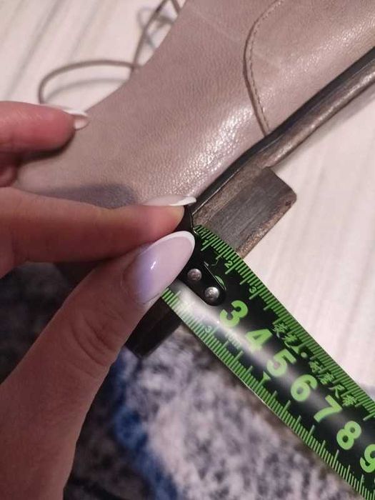 skórzane buty marki Bata rozm. 39