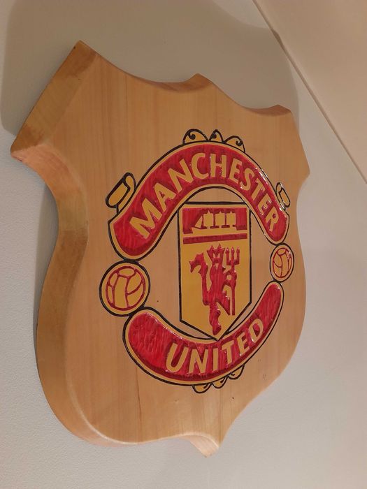 Herb Manchester United drewniany