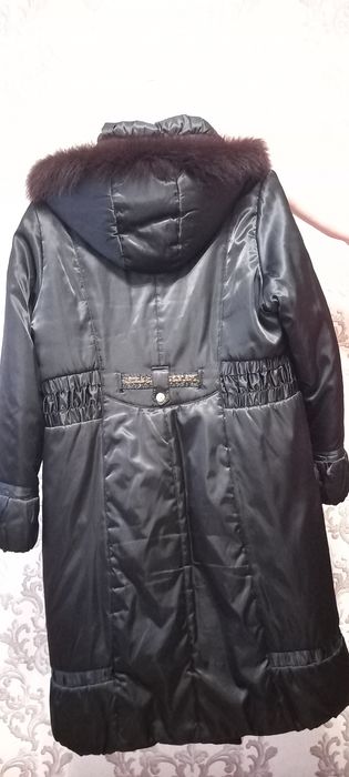 Отдам Пальто чёрное с капюшоном (отстёгивается)