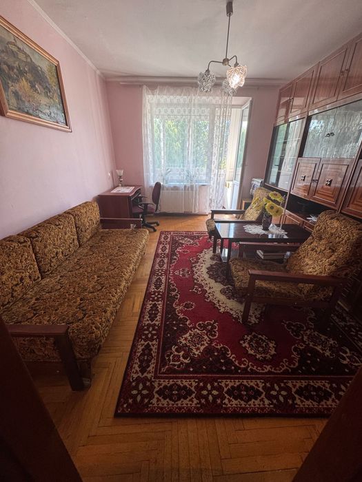 Продається велика 3 кімнатна квартира в центрі  Ужгорода!