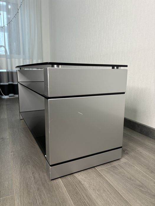 Стильний журнальний столик / ТВ-тумба (скло та метал) у хорошому стані