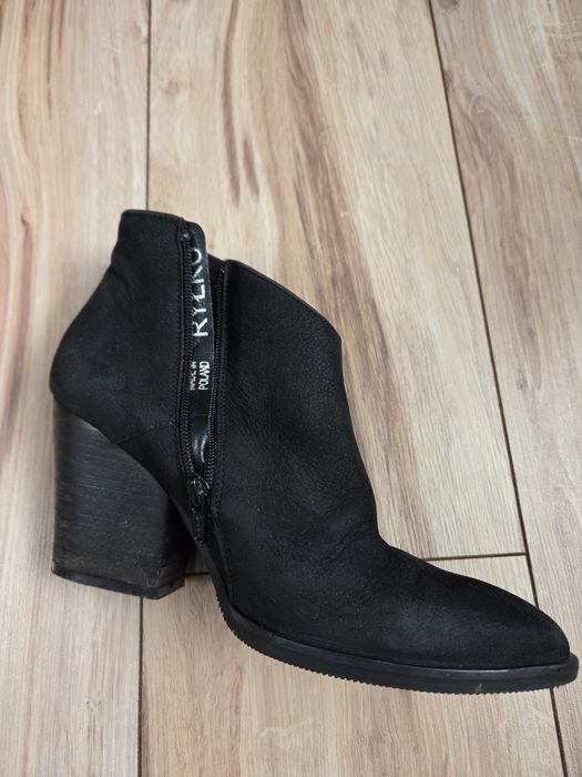 Czarne skórzane botki Ryłko 37