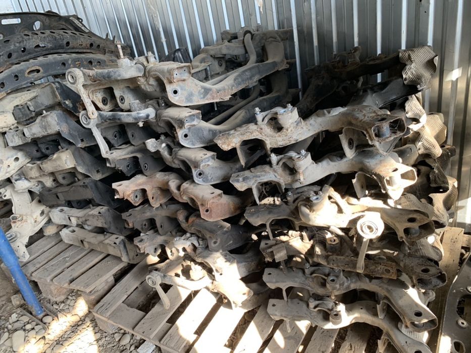 Балка передня задня підрамник Mercedes W212 w204 w211 w203 w221 w164