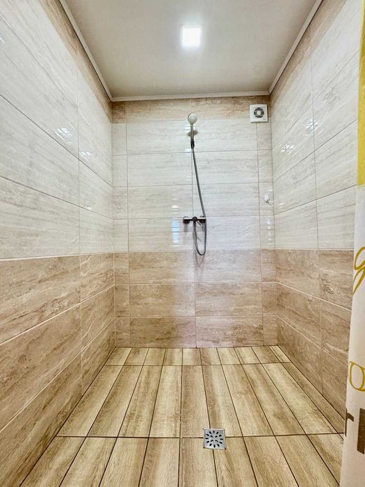 Продаж бані на 10 сот землі, р-н Епіцентр! A11