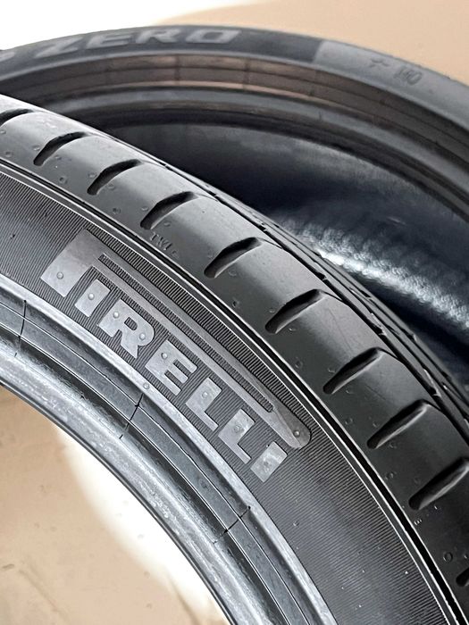 Pneus Pirelli Pzero PZ4 - 245/40/20 - Excelentes