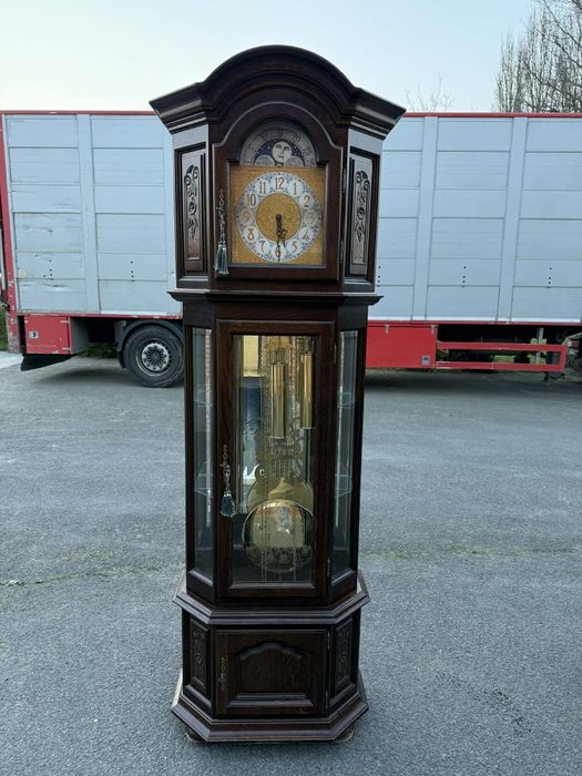 Zegar stojący w skrzyni dębowej rzeźbiony witryna szklana