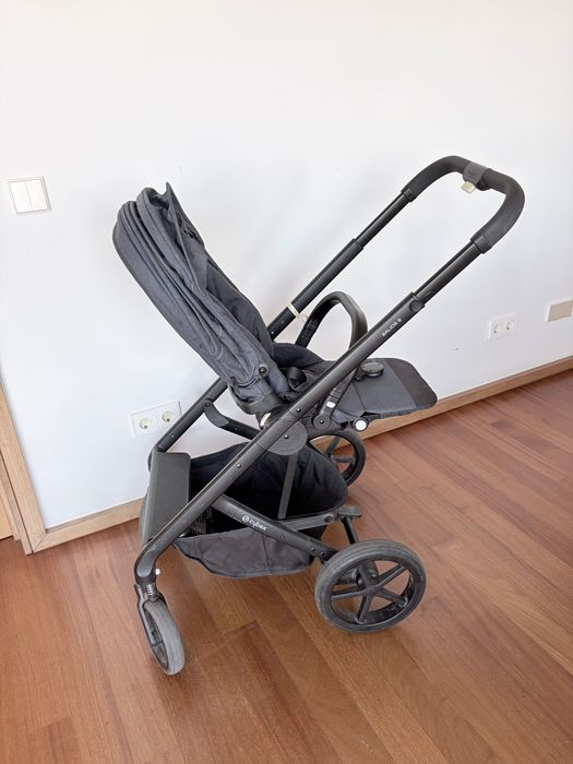 Carrinho Cybex Balios S com assento reversível