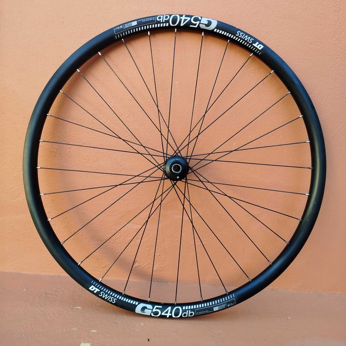 Roda traseira DT Swiss GR540 - Quase Novo!