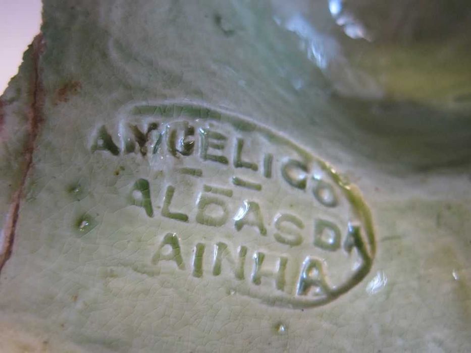 pequeno antigo papagaio em faiança das Caldas da Rainha - Angélico