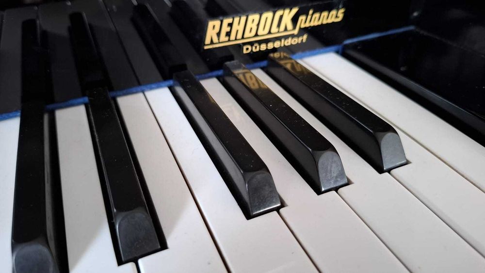 Fortepian gabinetowy Kawai model KG-1C