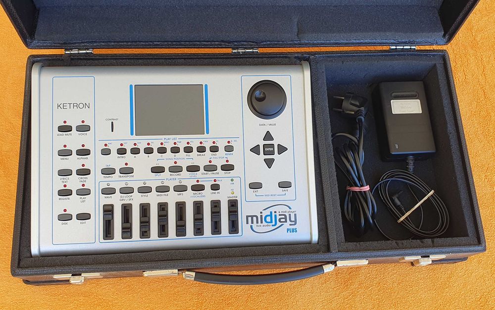 Ketron Midjay Plus com extras opcionais