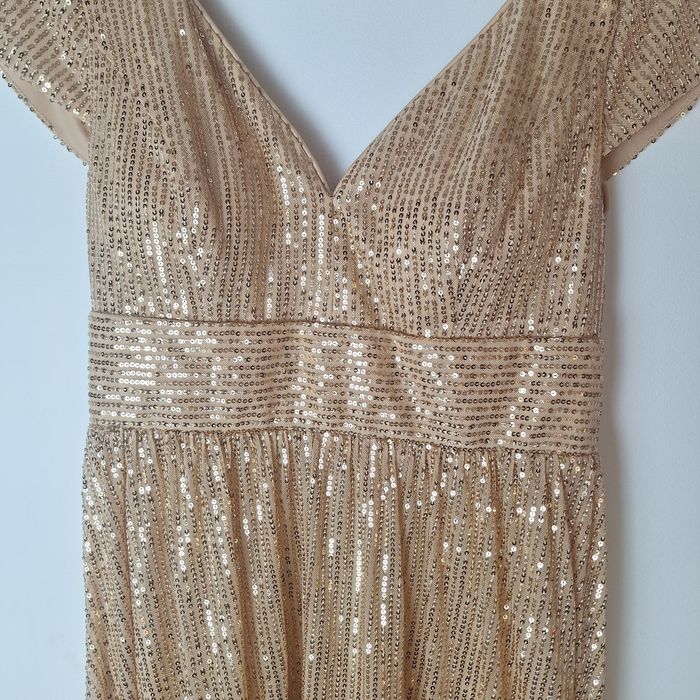 Elegancka złota sukienka ze złotymi cekinami świecąca nowa z metka