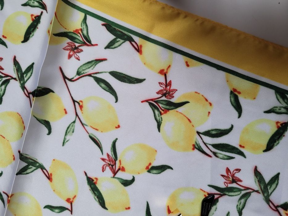 Apaszka chusta satynowa w cytryny lemon print wiosenna lekka