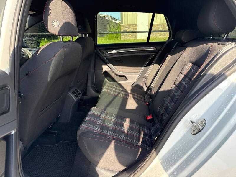 2017 Volkswagen Golf GTI S