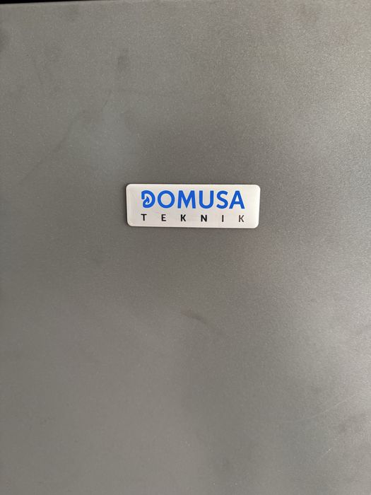 Bomba de calor biomassa Domusa Teknic e cilindro de água marca Solius