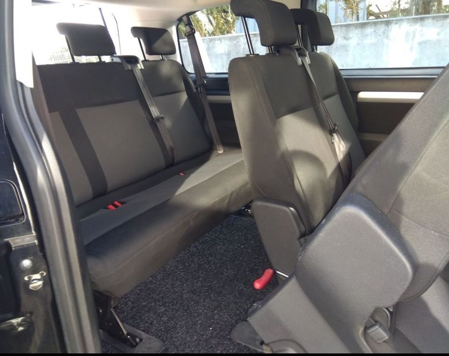 Aluguer carrinhas de 9 lugares