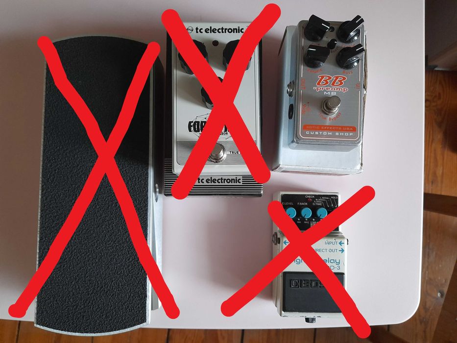 Vários pedais de guitarra /baixo para venda