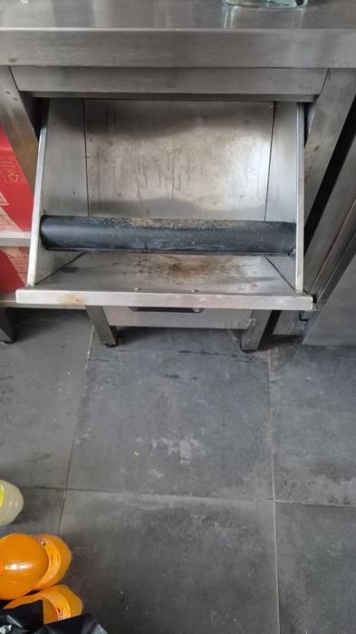 Recheio de bar com pouca utilização