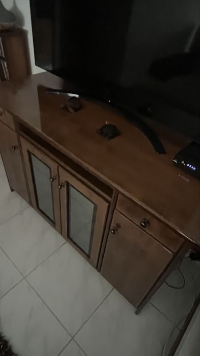 Movel TV sala / Madeira pinho