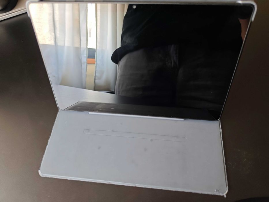 Tablet 64G + 3 capas (usado)