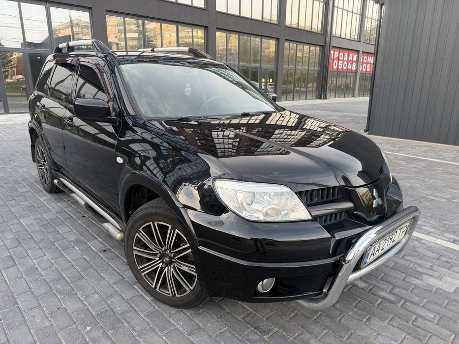 Продам гарний автомобіль Мітсубіши Аутлендер  Mitsubishi Outlander 2,4 газ Автомат