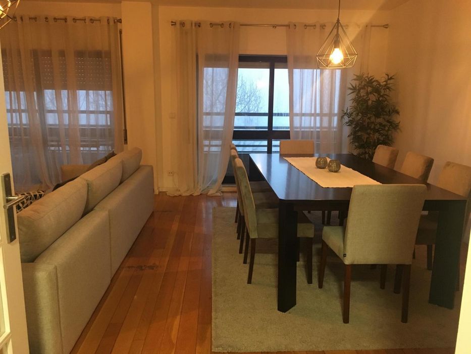 Mesa de Jantar praticamente nova