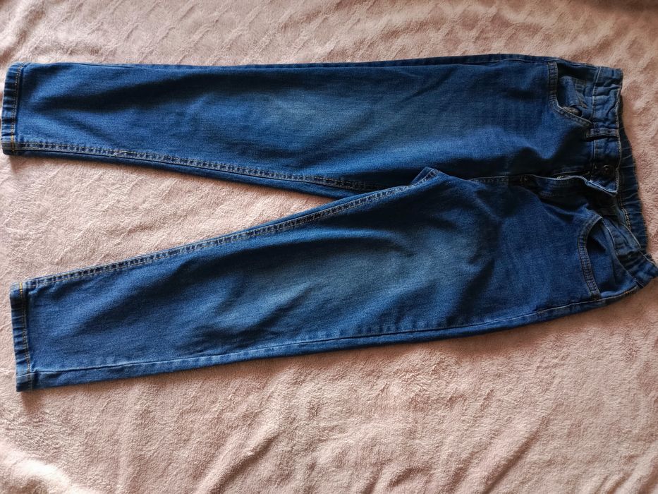 Jeansy w rozm 152