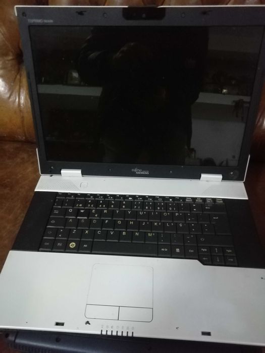 Computador portáteis (3) + videoprojector