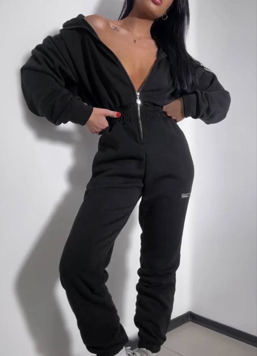 Жіночий комбінезон