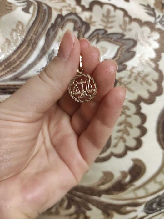 Кулон золотой "весы", золото, 585 проба