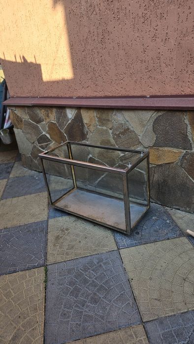 Продам аквариум на 80 литров.