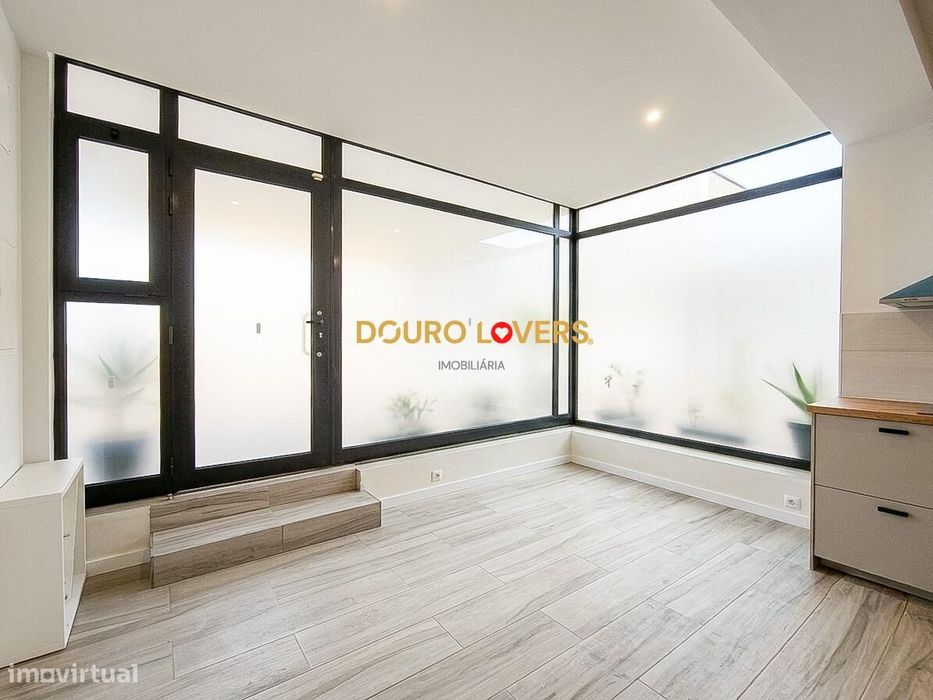 Apartamento T0 à venda na Rua da Constituição