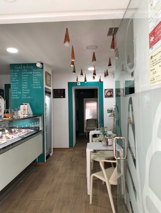 Trespasse Gelataria  Cafeteria com fabrico proprio de gelato Italiana