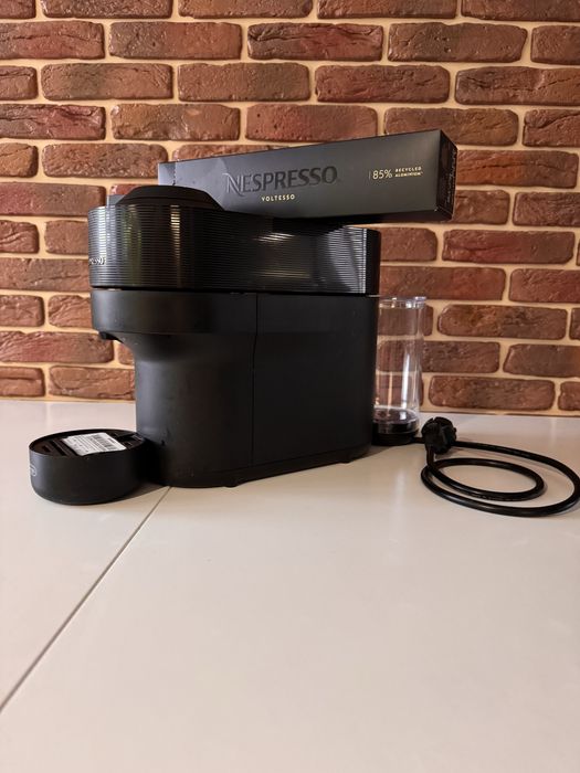 Кавоварка Nespresso Vertuo POP Black