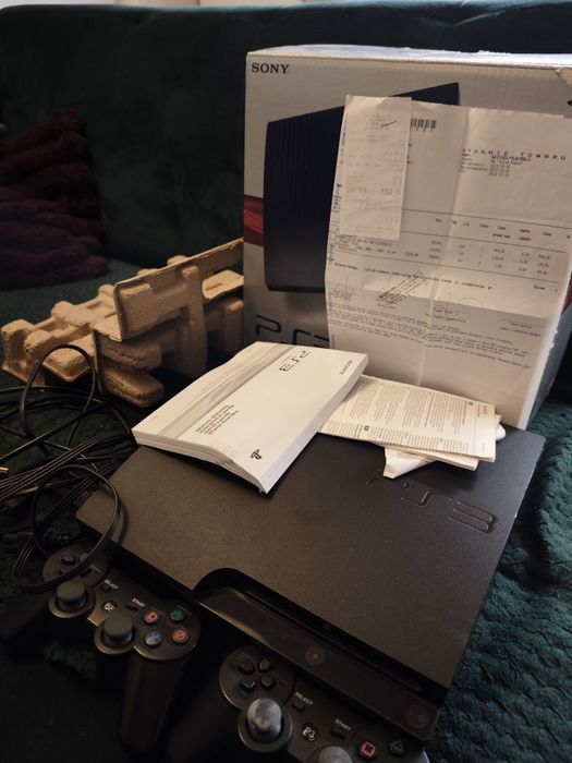 Konsola PlayStation 3 komplet z grami i kartonem