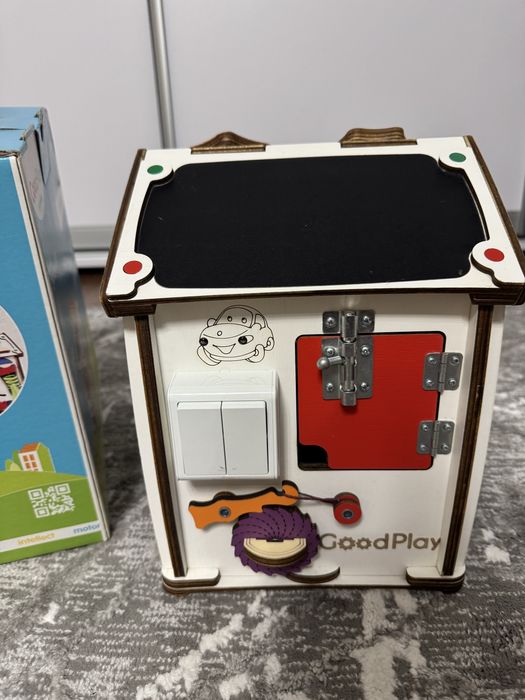 Бізікуб з підсвіткою,бізідом Good Play