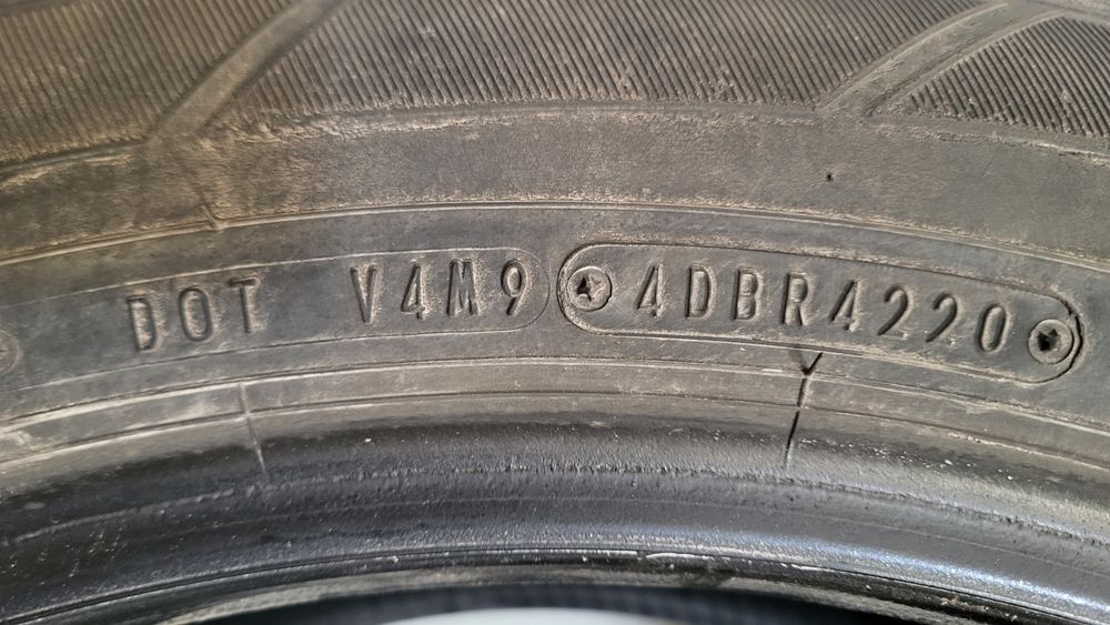 Opony DUNLOP 235/55 R20 KOMPLET
